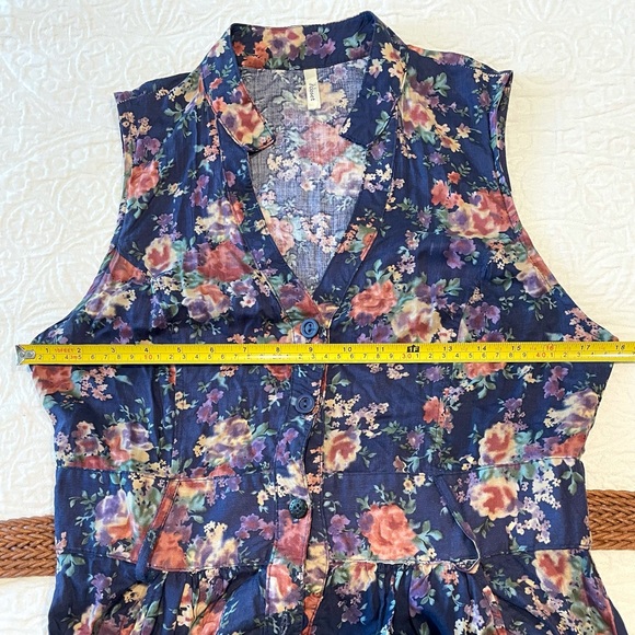 D’CLOSET • Floral Sleeveless Belted Mini Dress - Picture 12 of 14
